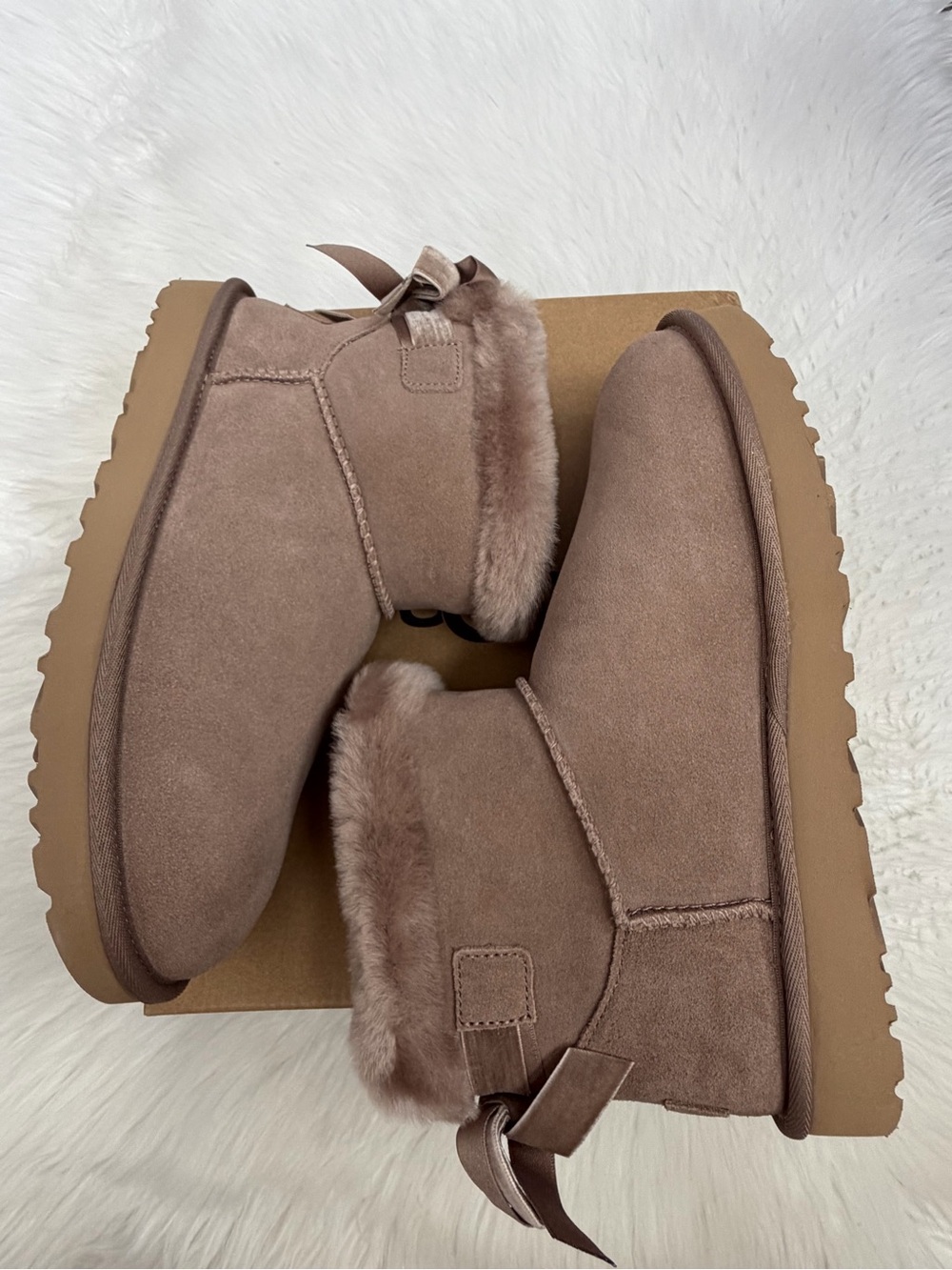UGG Mini Bailey Dark Taupe Classic Short Bow Boots Sz 9